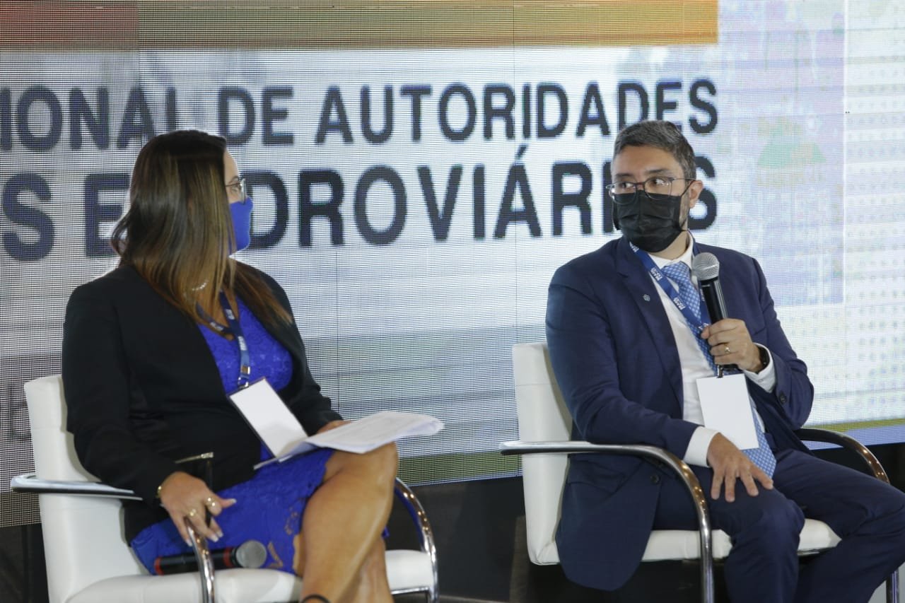 Portos do Paraná participa de evento nacional do setor e destaca papel estratégico da governança